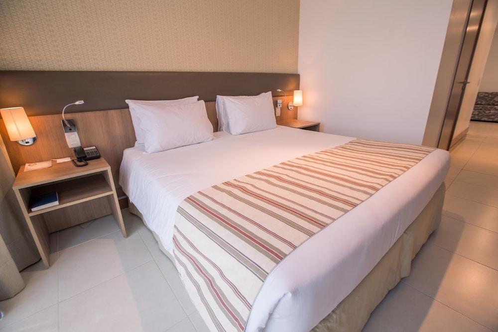 Athos Bulcao Hplus Executive Hotel