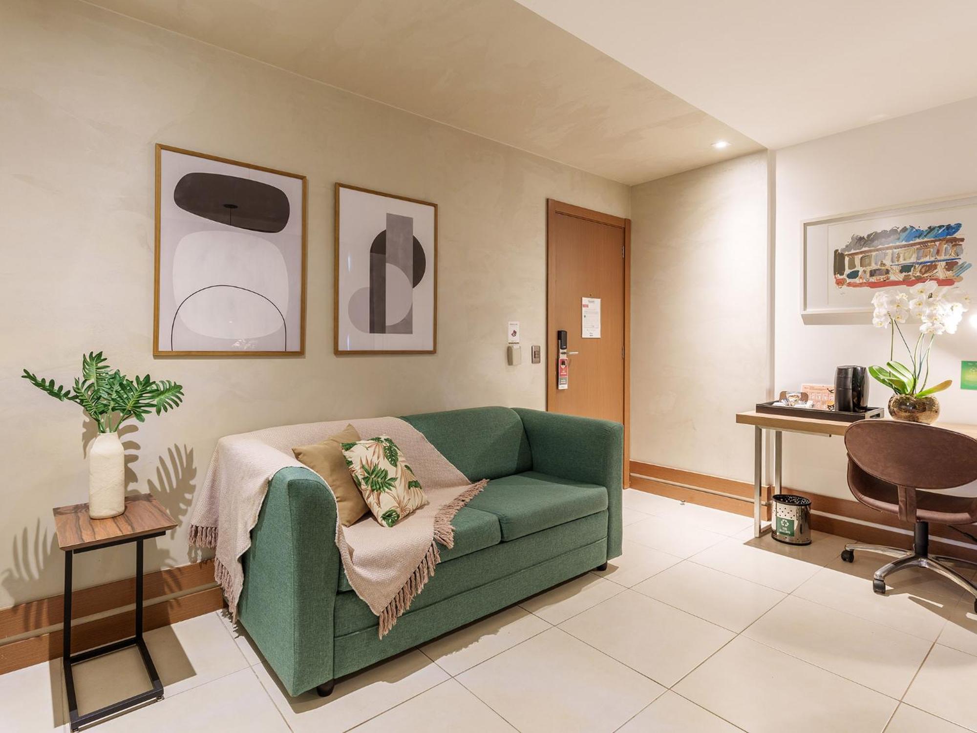 Athos Bulcao Hplus Executive Hotel Brasilia